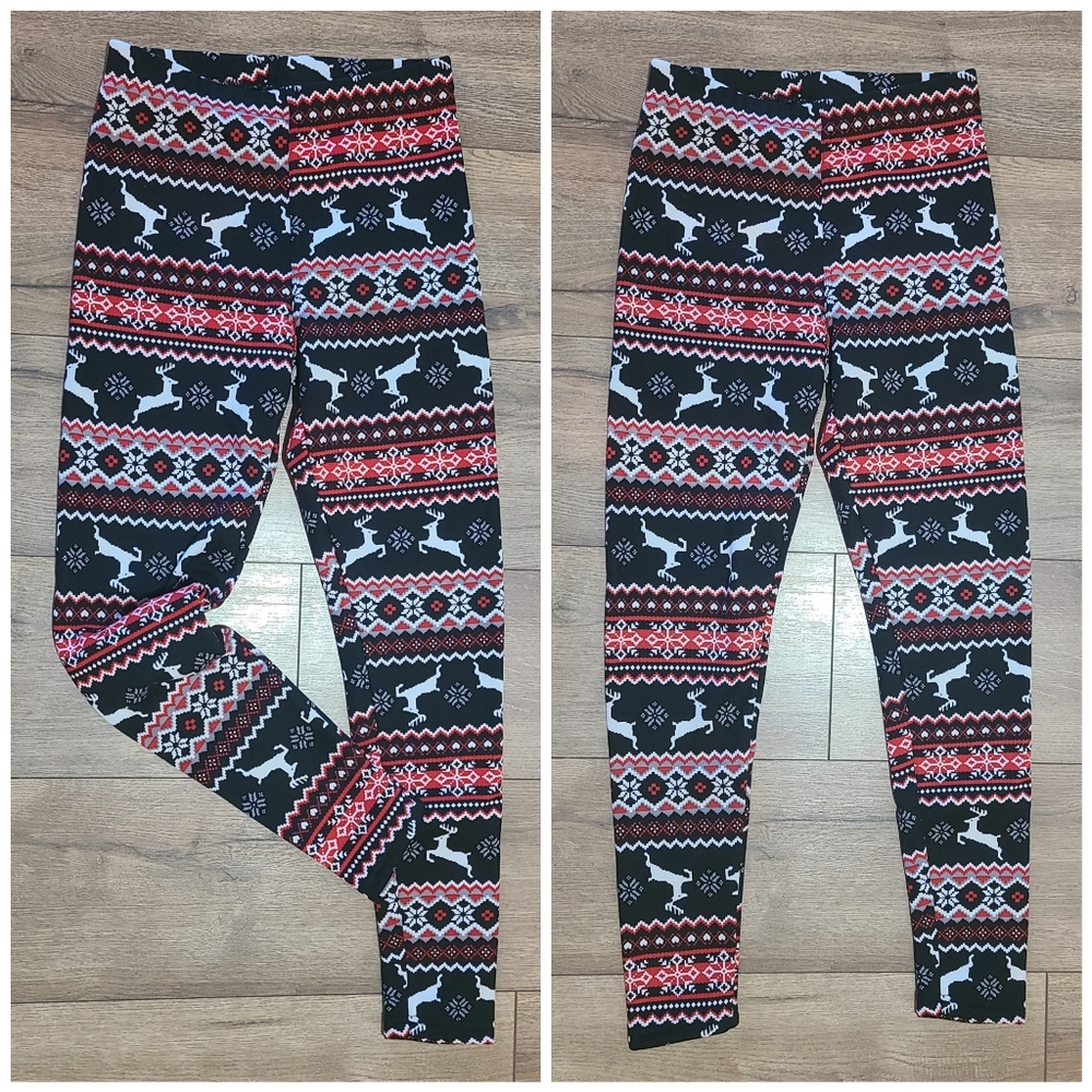 NWT'S - NO BOUNDARIES- Fleece Lined Christmas Leggings - Reindeer - size Medium